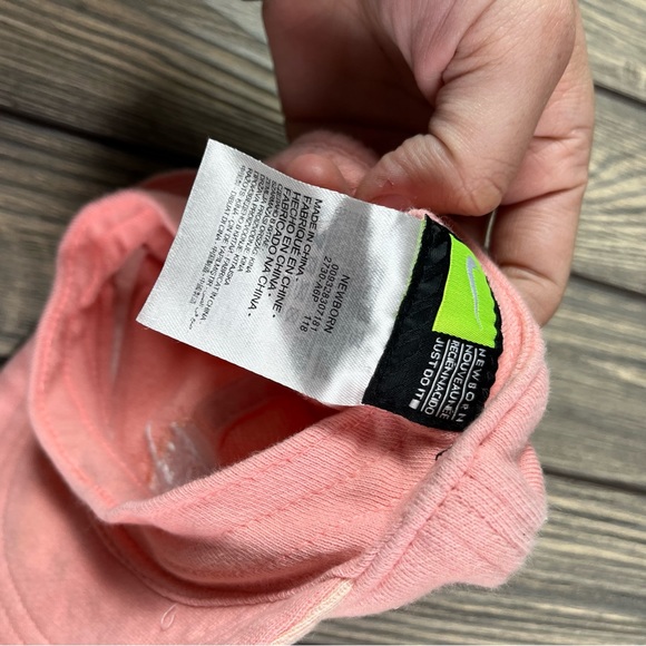 Nike Baby Girl Infant Pink Hat - Picture 2 of 4